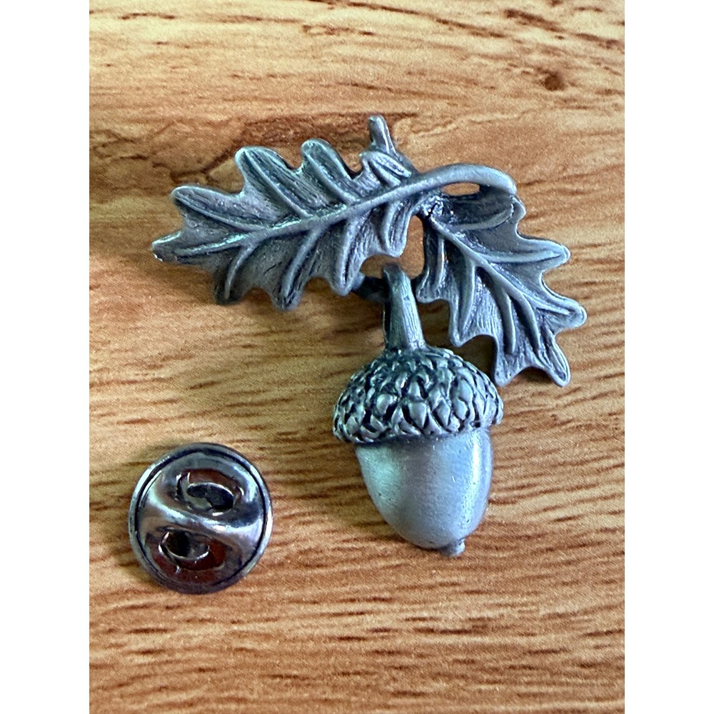 CAMCO Vintage‎ Pewter Acorn and Oak Leaf Dangle Pin Silver Tone OS